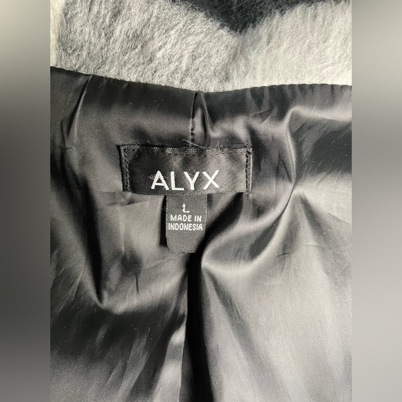 ALYX black and white Buffalo plaid cape-Large - Picture 13 of 13